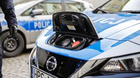 Stołeczni na zielono. Warszawska policja kupi elektryczne radiowozy