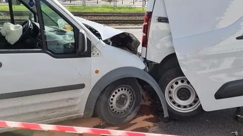 Zderzenie na Grochowskiej, jeden z kierowców wydmuchał prawie dwa promile 