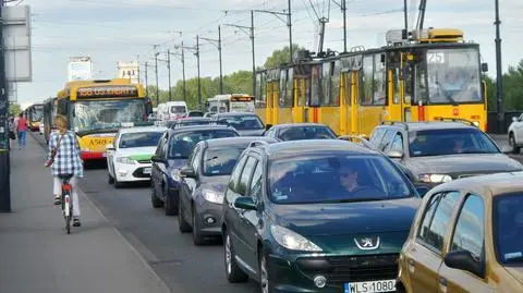 Ciężki wtorek na drogach. Tym razem wypadek na moście Poniatowskiego