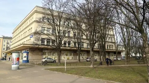 Poróżniła ich nazwa dla skweru, więc postanowili go podzielić