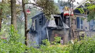 Pożar drewnianego domu w Józefowie