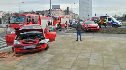 Kolizja na skrzyżowaniu Odyńca z Wołoską