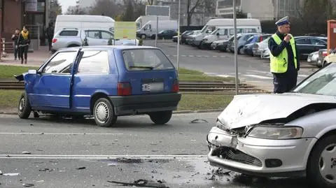 Dwoje rannych w wypadku opla z fiatem