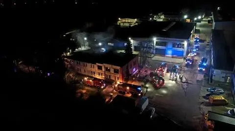 12 zastępów straży w akcji. Pożar w biurowcu pod Piasecznem 