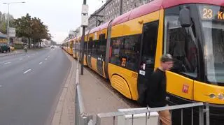 Zepsuty tramwaj blokował ruch w al. Solidarności