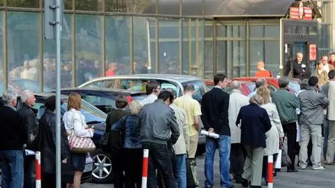Kolejki w urzędach skarbowych Macie czas do poniedziałku