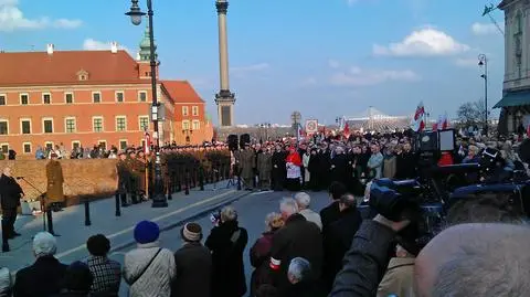Buczenie podczas odsłonięcia pomnika
