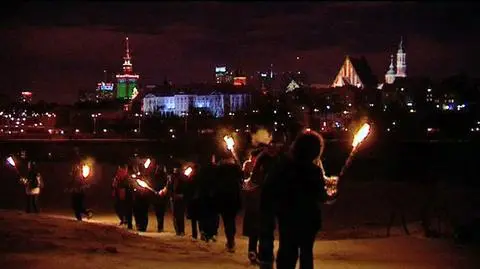 W Nowy Rok z pochodniami