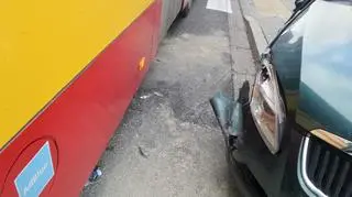 Zderzenie autobusu z samochodem osobowym