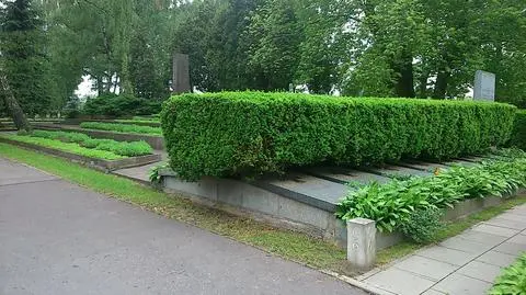 Szczegóły pogrzebu Jaruzelskiego. Komorowski na mszy