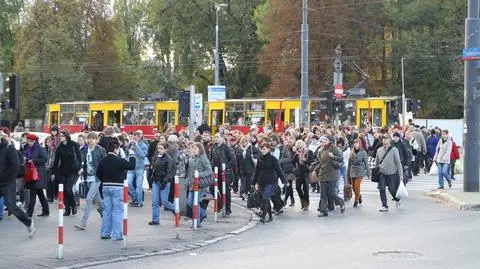 ZTM radzi, jak wydostać się z Pragi