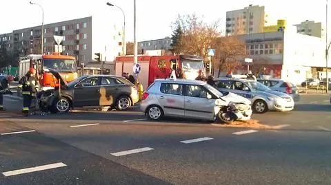 Wypadek nauki jazdy. Kursantkę oślepiło słońce?