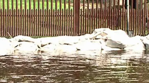 Zalewani przez wodę,  ignorowani przez urzędników