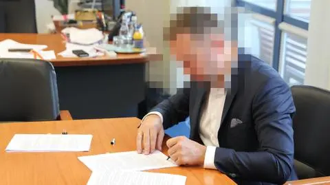 Torba z gotówką na tylnym siedzeniu. Akt oskarżenia przeciwko byłemu burmistrzowi dzielnicy Włochy