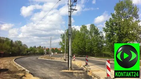 Słup na środku drogi: Bareja by się uśmiał