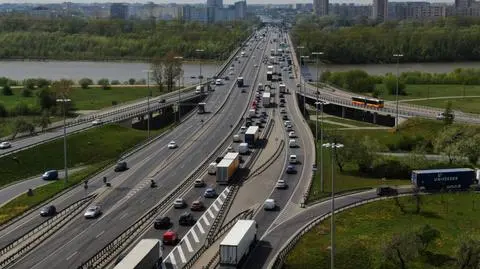 Kolizja pięciu aut na moście Grota