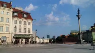 Plac Zamkowy w poniedziałek rano