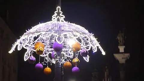 Warszawa promuje się świąteczną iluminacją