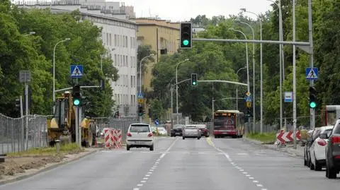 Gagarina zostanie zwężona. Budują kolektor i zielone torowisko 