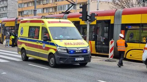 Potrącenie pieszego na Grójeckiej, nie jeździły tramwaje