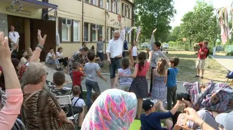 Ta sama historia, dwa zakończenia. Spektakl odmienia los uchodźców