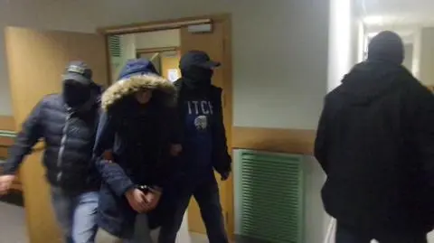 "Z tej nienawiści wzięłam nóż". Rusza proces o potrójne morderstwo