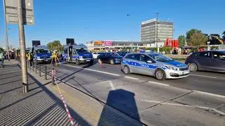 Zderzenie auta osobowego i autobusu przy Dworcu Zachodnim