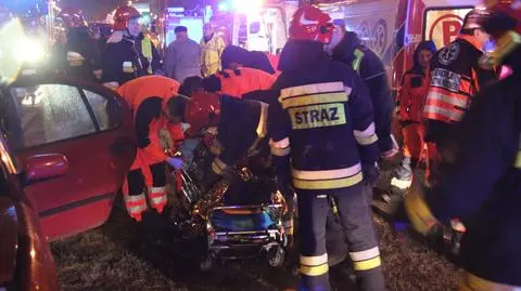 Wypadek na Radzymińskiej. Trzy osoby ranne, kilka godzin utrudnień