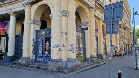 400 tysięcy złotych kary za zabudowanie podcieni na placu Zbawiciela