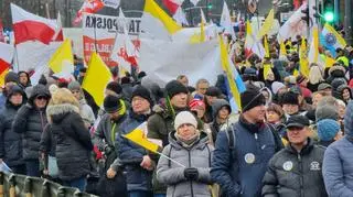 Marsz papieski idzie ulicami stolicy
