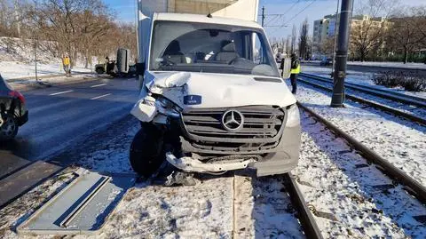 Trzy auta rozbite, jedna osoba ranna