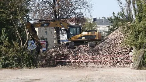 Sprawa rozbiórki zabytkowej willi: opinia biegłego bez podpisu