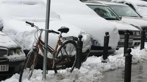 Warszawa dla rowerzystów. "4,7 tys. miejsc parkingowych do likwidacji"