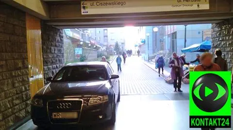 Audi wjechało do metra