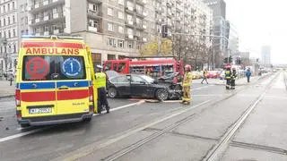 Wypadek na skrzyżowaniu Marszałkowskiej i Wspólnej 