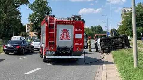 Wypadek na Mokotowie. Pasażerka jednego z aut trafiła do szpitala