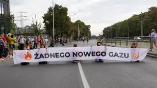 Protestujący domagają się zatrzymania rozrostu infrastruktury gazowej