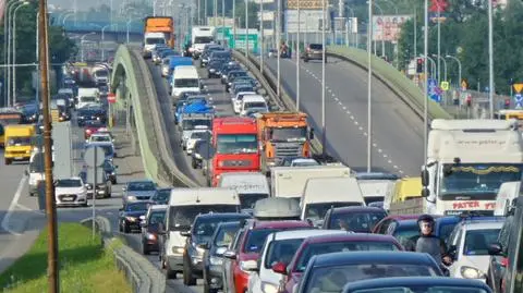 Jerozolimskie w korku po zderzeniu dwóch osobówek