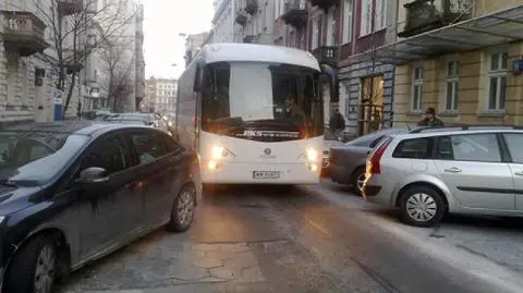 Wilcza: źle zaparkował, zatrzymał autokar