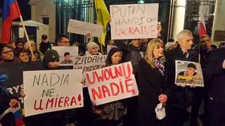 Demonstracja przed ambasadą