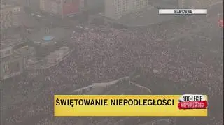 Tłumy zbierają się na rondzie Dmowskiego