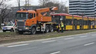 Utrudnienia na skrzyżowaniu alei "Solidarności" z Okopową