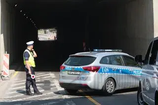 Koparka na lawecie zahaczyła o tunel