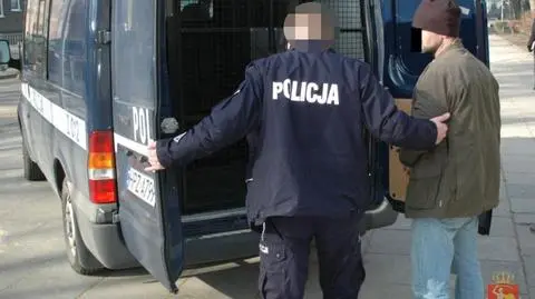 Nie miał licencji i prawa jazdy. Jeździł kradzioną taksówką