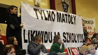 Rodzice protestują przeciwko likwidacji szkół