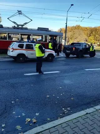 Kolizja zabytkowego tramwaju z autem