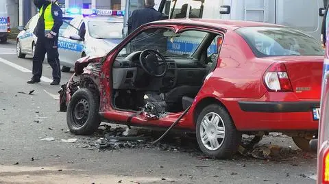 Zderzenie trzech samochodów w Śródmieściu. Jedna osoba ranna