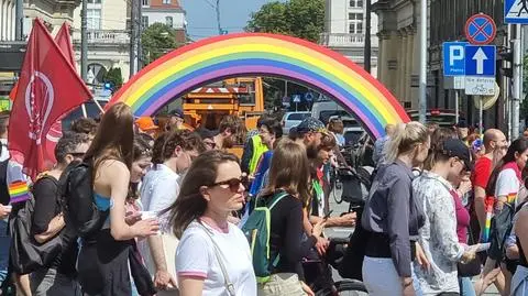 "Wróżymy równość i piękność". Parada Równości przeszła przez Warszawę