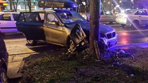 Kierowca odjechał z miejsca zdarzenia. Kobieta w szpitalu