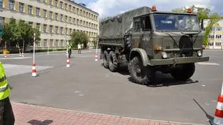 Do zdarzenia doszło na terenie 10. Pułku Samochodowego